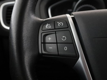 Volvo V40 II 2019 Volvo V40 Momentum navi PDC tempomat LED, zdjęcie 29