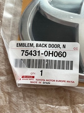 TOYOTA AYGO II 14- ZNAK LOGO ZNAKY ZADNÍ KRYT NOVÝ 75431-0H060