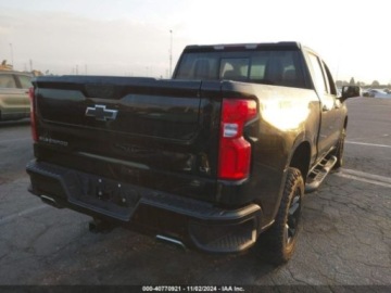 Chevrolet Silverado II 2021 Chevrolet Silverado 2021r., 4x4, 5.3L 5.3 Benzyna 355KM, zdjęcie 3