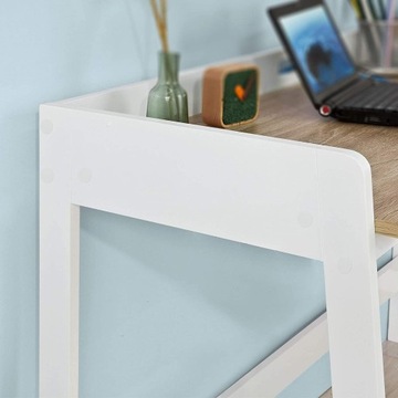 Стол в скандинавском стиле для детского кабинета