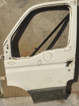 DVEŘE LEVÝ PŘEDNÍ IVECO DAILY 99-06R 137