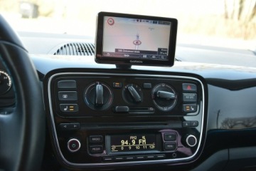 Volkswagen up! Hatchback 5d 1.0 MPI 60KM 2015 Volkswagen Up! 1.0 MPI 60KM 2015r. Klima 73km, zdjęcie 10