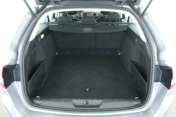 Peugeot 308 II SW Facelifting 1.5 BlueHDI 130KM 2019 Peugeot 308 1.5 BlueHDi, Salon Polska, Klima, zdjęcie 16