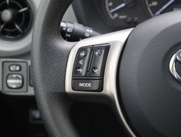 Toyota Yaris III Hatchback 5d Facelifting 2017 1.0 VVT-i 72KM 2019 Toyota Yaris 1.0 VVT-i, Salon Polska, Klima, zdjęcie 16