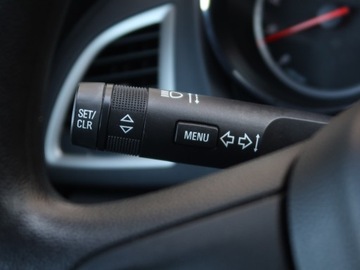 Opel Astra J Hatchback 5d 1.4 Twinport ECOTEC 100KM 2011 Opel Astra 1.4 16V, Klima, Parktronic,ALU, zdjęcie 15