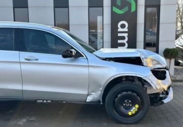 Mercedes GLC C253 Coupe 2.0 300 245KM 2019 Mercedes-Benz GLC 2.0B 244KM 2019r. 4Matic auto zarejestrowane i ubezpiecz, zdjęcie 3