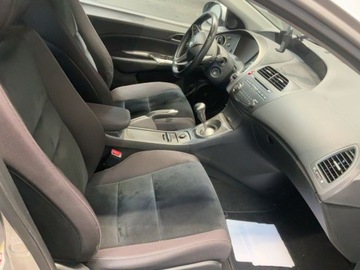 Honda Civic VIII Hatchback 3d 1.8 i-VTEC 140KM 2011 Honda Civic 1.8 VTEC Sport, zdjęcie 8