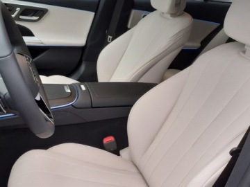 Mercedes Klasa E W214 Sedan 2.0 220d 197KM 2025 E Klasa 220 d Avantgarde 2.0 (197KM) 2025, zdjęcie 3