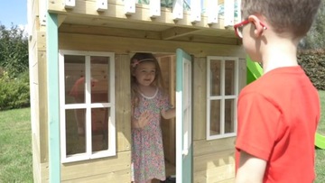 ДВУХЭТАЖНЫЙ ДЕРЕВЯННЫЙ САДОВЫЙ ДОМ ДЛЯ ДЕТЕЙ, БОЛЬШОЙ С ВЕРАНДОЙ И БАЛКОНОМ