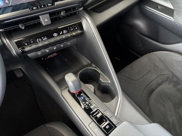 Toyota C-HR II SUV 2.0 Hybrid Dynamic Force 197KM 2024 Toyota C-HR 2.0 Hybrid GR Sport 2.0 Hybrid Dynamic, zdjęcie 23