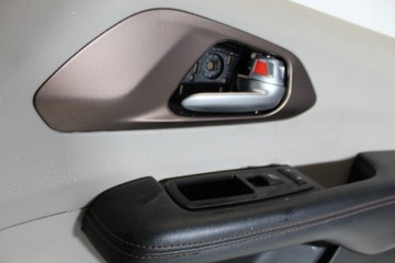 CHRYSLER PACIFICA БОКОВАЯ ДВЕРЬ, ОБИВКА ПЕРЕДНЕЙ ПРАВОЙ