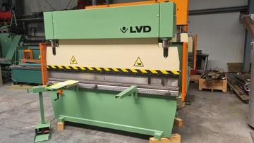 Ручной листогибочный пресс LVD 50 т x 2550 мм