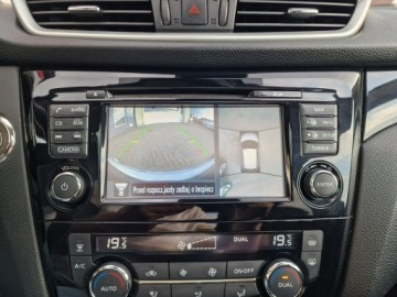 Nissan Qashqai II Crossover 1.2 DIG-T 115KM 2016 Nissan Qashqai Benzyna Ledy Navigacja Panorama, zdjęcie 25