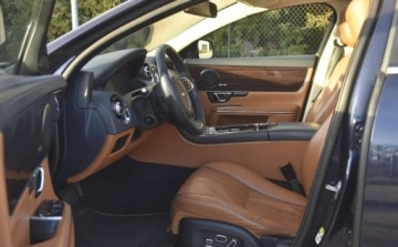 Jaguar XJ VII X351 Sedan SWB 3.0L V6D 600 275KM 2015 Jaguar XJ Jaguar XJ 3.0 V6 S Premium Luxury 3.0 Diesel 275KM, zdjęcie 7