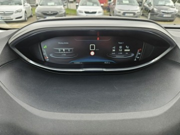 Peugeot 3008 II Crossover 1.2 PureTech 130KM 2018 Peugeot 3008 1,2 benzyna 130KM nawigacja Allure, zdjęcie 10