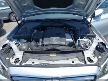 Mercedes Klasa E W213 2019 Mercedes-Benz Klasa E 2019 MERCEDES-BENZ E 300 2.0 Benzyna 241KM, zdjęcie 15