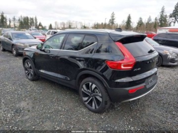 Volvo XC40 2025 Volvo XC 40 B5 Ultra Bright Theme 2025 2.0 Benzyna 247KM, zdjęcie 3
