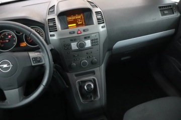 Opel Zafira B 1.9 CDTI ECOTEC 120KM 2006 Opel Zafira 1.9 CDTI, 7 miejsc, HAK, Klima,ALU, zdjęcie 7