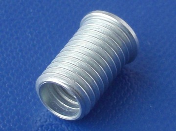 1x ВТУЛКА M7.2/M6 x 12 РЕЗЬБА 1.0 РЕМОНТ