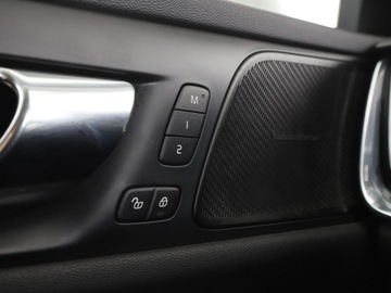 Volvo 2019 Volvo V60 Cross Country 4x4 automat skóra full, zdjęcie 37