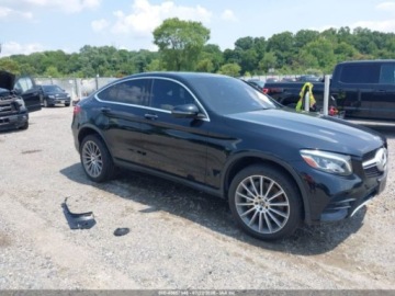 Mercedes GLC C253 2018 Mercedes-Benz GLC 2018 MERCEDES-BENZ GLC 300 COUPE 4MATIC 2.0 Benzyna 241KM, zdjęcie 1