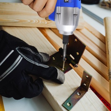 2 АККУМУЛЯТОРНЫЕ КЛЮЧИ 18 В 1/2 с коробкой