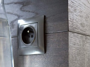 Лестничный переключатель со светодиодом без пиктограммы белый Simon54