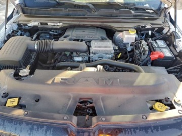  RAM 1500 Laramie 2023 5.7 Benzyna 395KM, zdjęcie 6