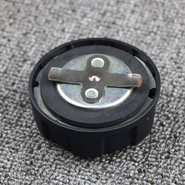 KRYT VÍČKA PLNĚNÍ OLEJE DO VOZIDLA 780 850 940 960 C70 S80 V40 V70
