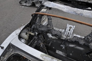 BMW Z4 E85 Кабрио ремень заднего заднего крыла левого квартала вправо справа