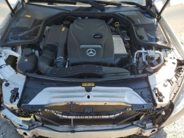 Mercedes Klasa C W205 2016 Mercedes-Benz Klasa C 2016 MERCEDES-BENZ C 300 4MATIC 2.0 Benzyna 245KM, zdjęcie 10