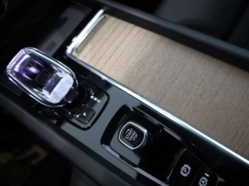 Volvo XC60 II Crossover Plug-in Facelifting 2025 2.0 T8 Plug-in hybrid 455KM 2026 VOLVO XC60 T8 Plug-In Hybrid AWD Ultra Dark Suv 2.0 (455KM) 2026, zdjęcie 14