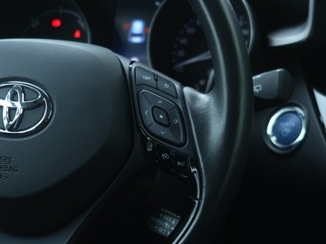 Toyota C-HR I Crossover Facelifting 1.8 Hybrid 122KM 2022 Toyota C-HR 1.8 Hybrid, Serwis ASO, Automat, zdjęcie 19