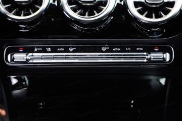 Mercedes Klasa A W177/V177 Sedan Plug-In Facelifting 1.3 250e 218KM 2023 MERCEDES-BENZ A Klasa 250 e AMG Line 1.3 (218KM) 2023, zdjęcie 14