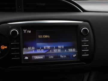 Toyota Yaris III Hatchback 5d Facelifting 2017 1.5 Hybrid 100KM 2018 Toyota Yaris 1.5 Hybrid, Salon Polska, Automat, zdjęcie 11