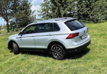 Volkswagen Tiguan II 2022 Volkswagen Tiguan klima 3 strefy, FRONT ASSIST, nowy rozrzad, LEDY, NAVI,, zdjęcie 1
