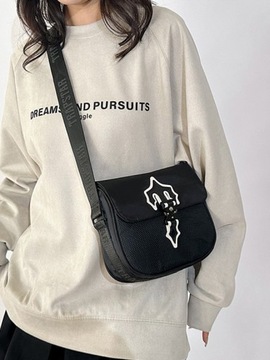 Черная оксфордская сумка через плечо.