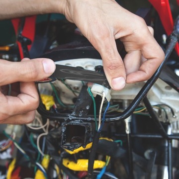 ИЗОЛЕНТА, клейкая черная, 10м/18мм, самоклеящаяся ПВХ, водонепроницаемая