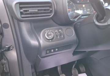 Opel Combo E Kombivan 1.5 Diesel 102KM 2018 Opel Combo 1.5 Diesel 102KM, zdjęcie 17