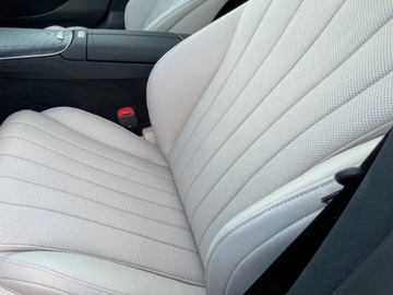 Mercedes Klasa E W214 Sedan 2.0 220d 197KM 2025 E Klasa 220 d 4-Matic AMG 2.0 (197KM) 2025, zdjęcie 4