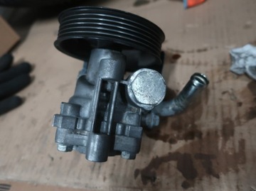 MITSUBISHI GRANDIS 2.0 DID ČERPADLO SERVA 03-11