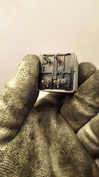 RELÉ KIA SHUMA II OK2A167740