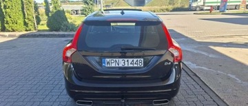 Volvo V60 I Kombi Facelifting 2.0 D4 DRIVE-E 181KM 2014 Volvo V60 Volvo V60 D4 Geartronic Ocean Race 2.0 Diesel 181KM, zdjęcie 4