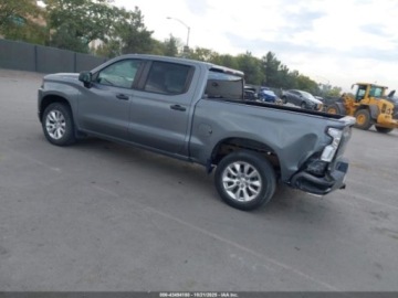 Chevrolet Silverado II 2022 Chevrolet Silverado 1500ltd short bed custom, 2022r., 2.7L 2.7 Benzyna, zdjęcie 3