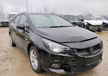 Opel Astra K Sportstourer Facelifting 1.2 Turbo 110KM 2020 Opel Astra 122020r, 1.2 Benzyna. Uszkodzony przod i lewy bok. Jezdzi, zdjęcie 1
