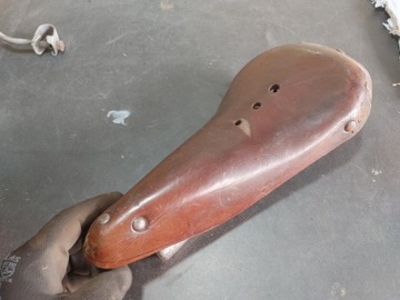 СТАРОЕ ВИНТАЖНОЕ ДОВОЕННОЕ СИДЕНЬЕ ДЛЯ ВЕЛОСИПЕДА ОРИГИНАЛЬНОЕ ТВЕРДОЕ