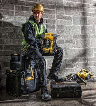 Забиватель бетона 18В 2х5Ач XR DCN890P2 DeWalt + кейс