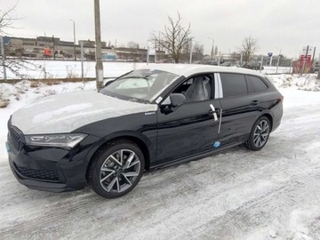 Skoda Superb IV Kombi 2.0 TSI 204KM 2025 Skoda Superb Skoda Superb Combi Sportline 2,0 TSI 150 kW 7-biegowa DSG 2.0