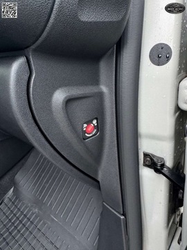 Citroen C3 III Hatchback Facelifting 1.2 PureTech 83KM 2021 Citroen C3 1.2 T Po duzy serwis Szwajcaria - Gwarancja 1.2 Benzyna, zdjęcie 33