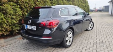 Opel Astra J Sports Tourer Facelifting 2.0 CDTI ECOTEC 165KM 2013 Opel Astra 2,0CDTI 164KMLed Klima PdC Import Raty Oplaty 2.0 Diesel, zdjęcie 12